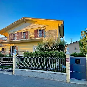 https://villa-elena-desenzano-del-garda.it-lombardy.com
